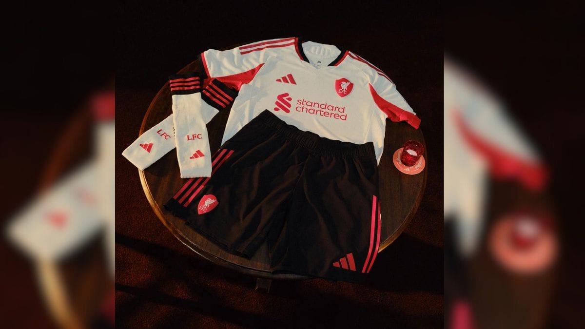 Novas camisas do Liverpool (Foto: divulgação LFC)
