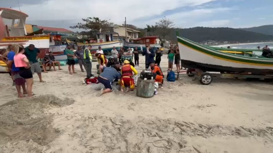 rosto esmagado barco