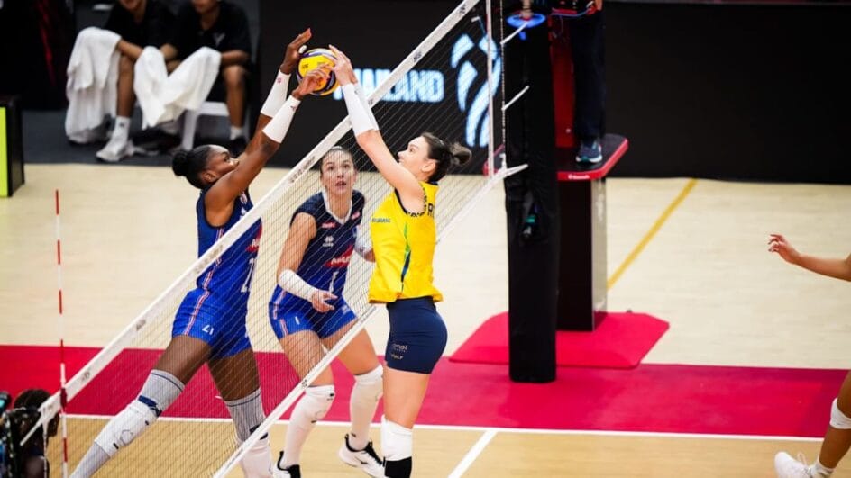 Brasil vence a França nas quartas de final do Mundial de Vôlei
