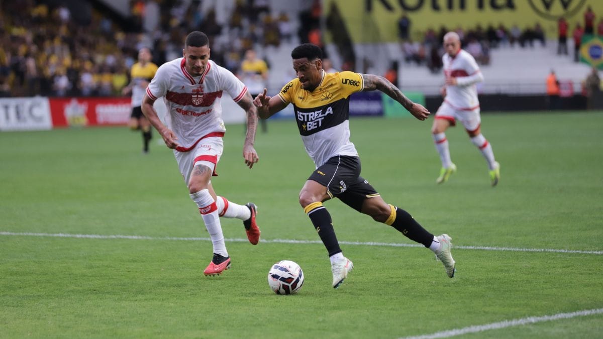 Criciúma venceu o CRB em casa (Foto: Celso da Luz)