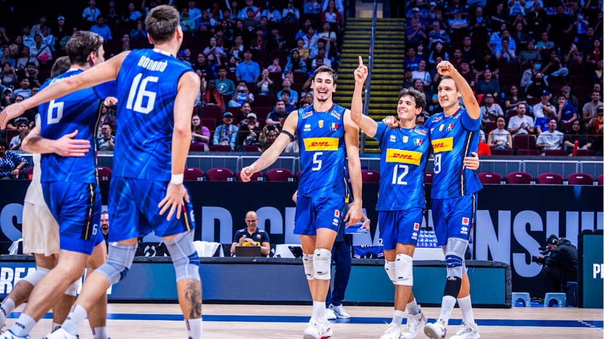 Itália foi o primeiro time a se classificar à semifinal do Mundial