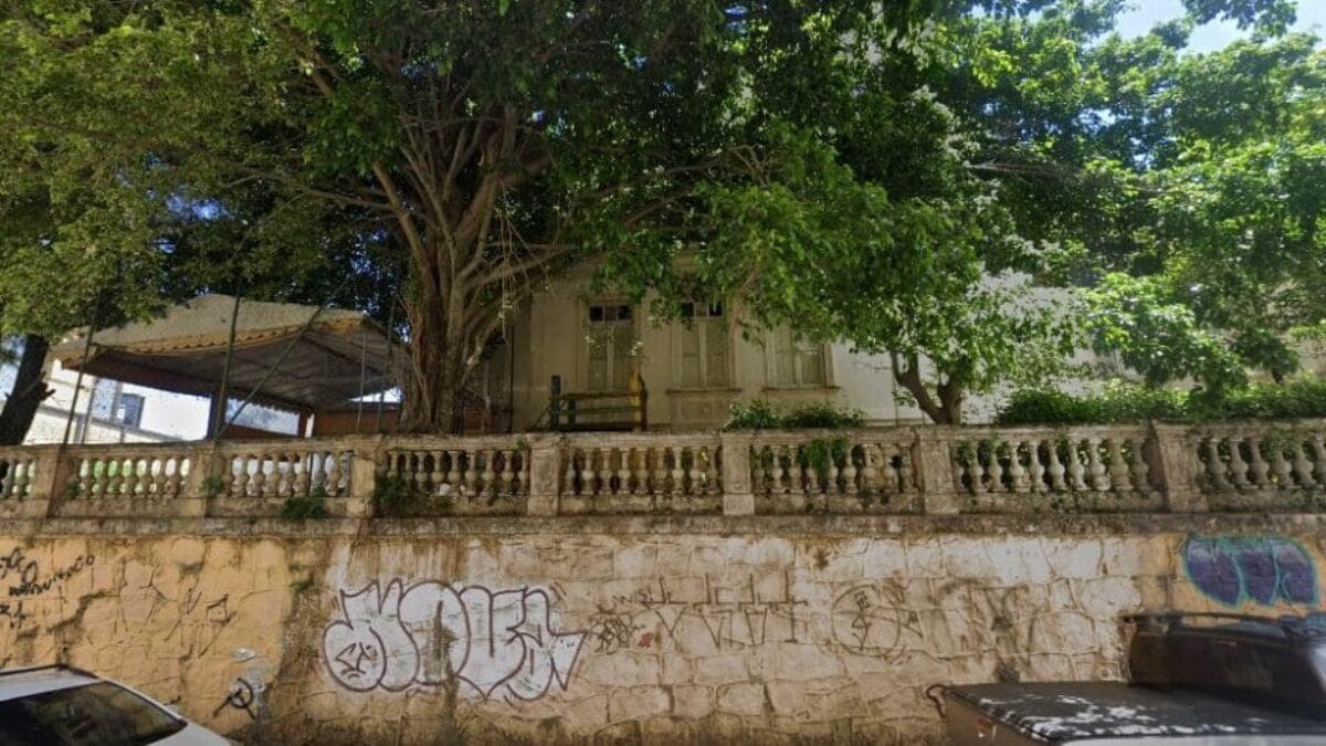 Justiça de SC suspende leilão de escola centenária de Florianópolis avaliada em R$ 19 milhões