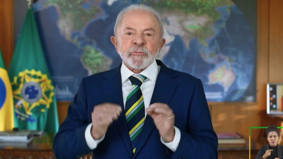 Lula critica traidores da pátria e defende soberania em pronunciamento na TV