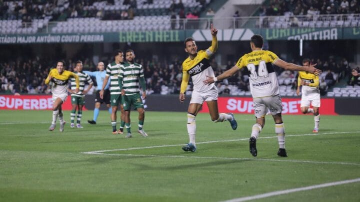 Coritiba 0 x 2 Criciúma pela 28ª rodada da Série B - Foto: Celso da Luz/ Assessoria de imprensa Criciúma E.C.