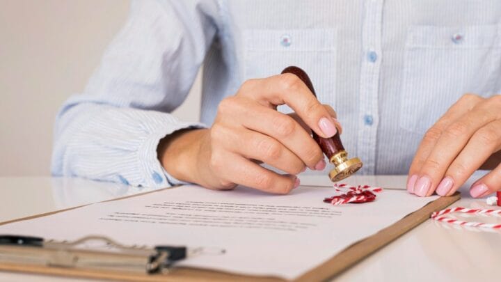 Para driblar as dificuldades, o homem adotou um apelido simples e fácil. Foto: Banco de Imagens