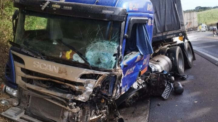 O acidente ocorreu por volta das 15h30 (Foto Corpo de Bombeiros)