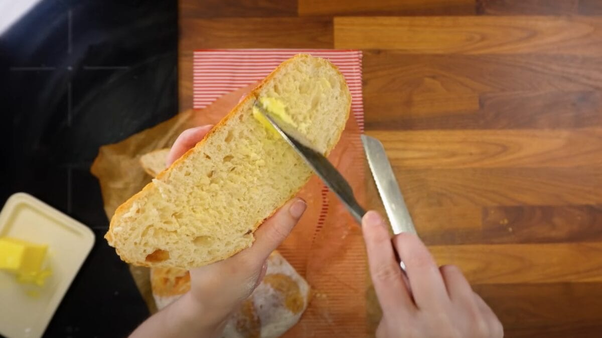Pão fácil e barato leva só 4 ingredientes e fica delicioso