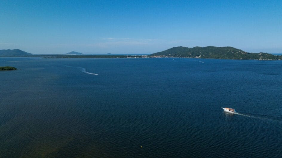 Lagoa da Conceição, Beira Mar Norte e Cacupé são algumas das praias com pontos impróprios para banho em agosto