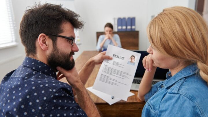 Nomes suaves tendem a ser vistos como mais responsáveis, enquanto nomes mais "duros" são associados a extroversão (Foto: Banco de imagens)