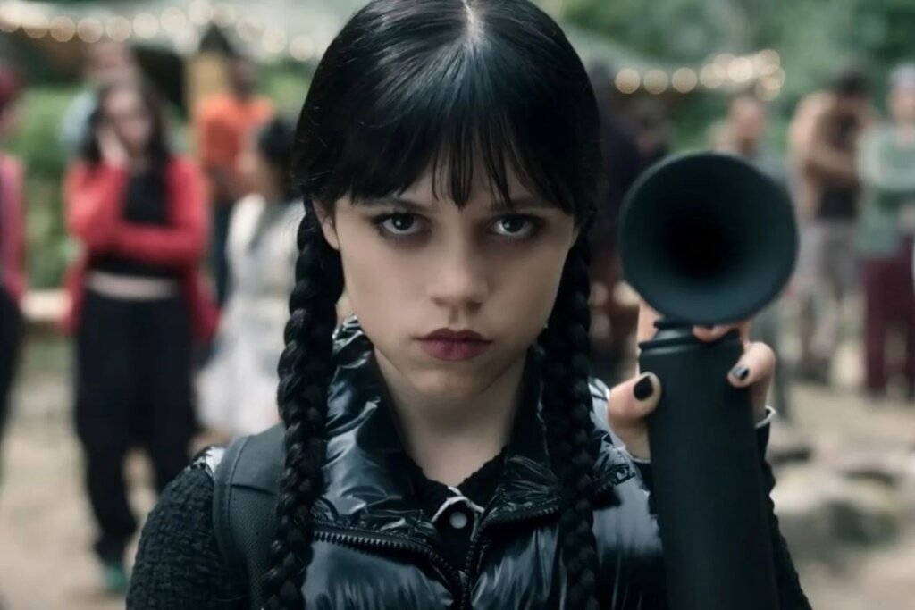 Foto da atriz Jenna Ortega como Wandinha 