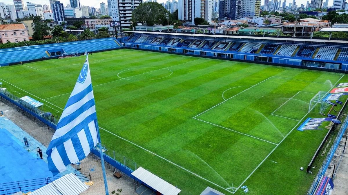 Estádio Banpará Curuzu, em Belém, recebe Paysandu x Avaí (Foto: Matheus Vieira)