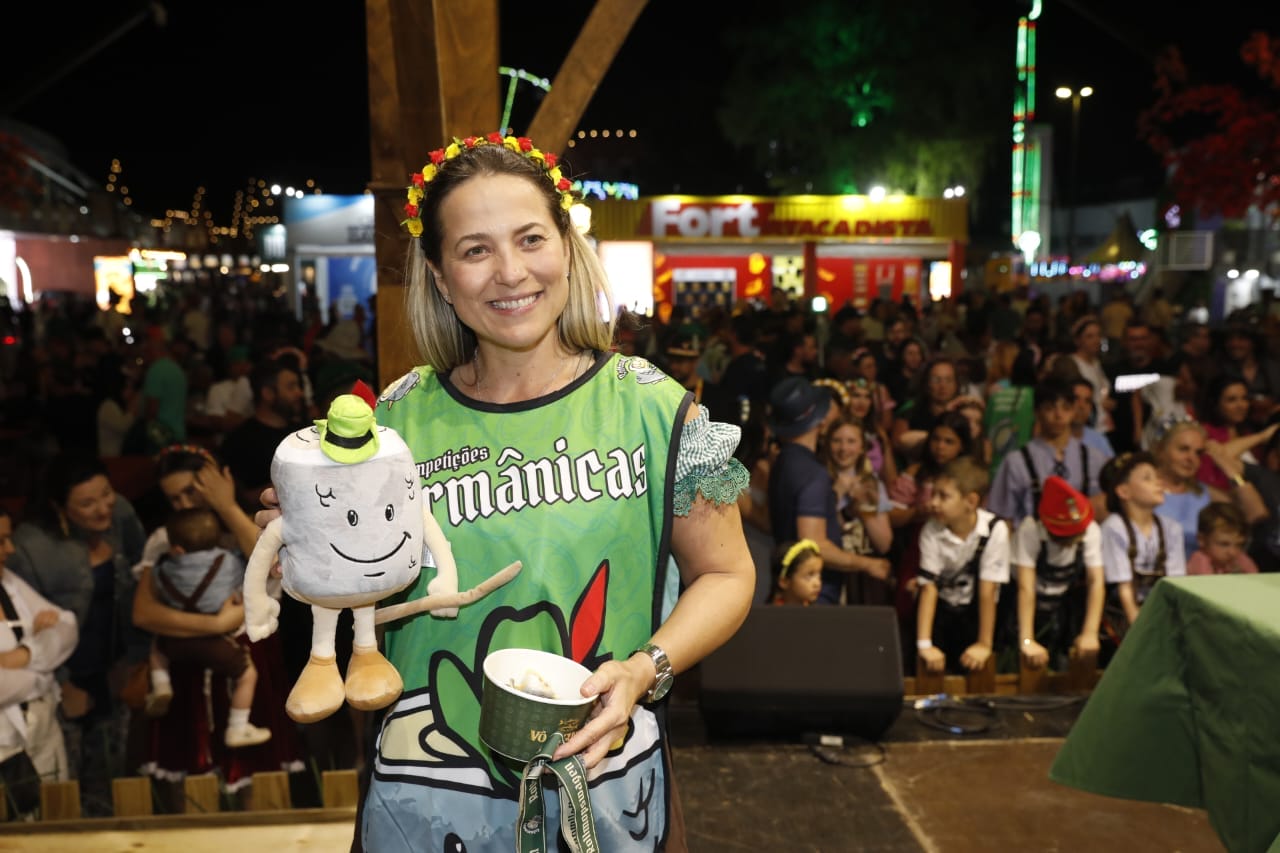 Alem&atilde;o raiz vence concurso do rollmops na Oktoberfest Blumenau e d&aacute; dicas para vencer (12)