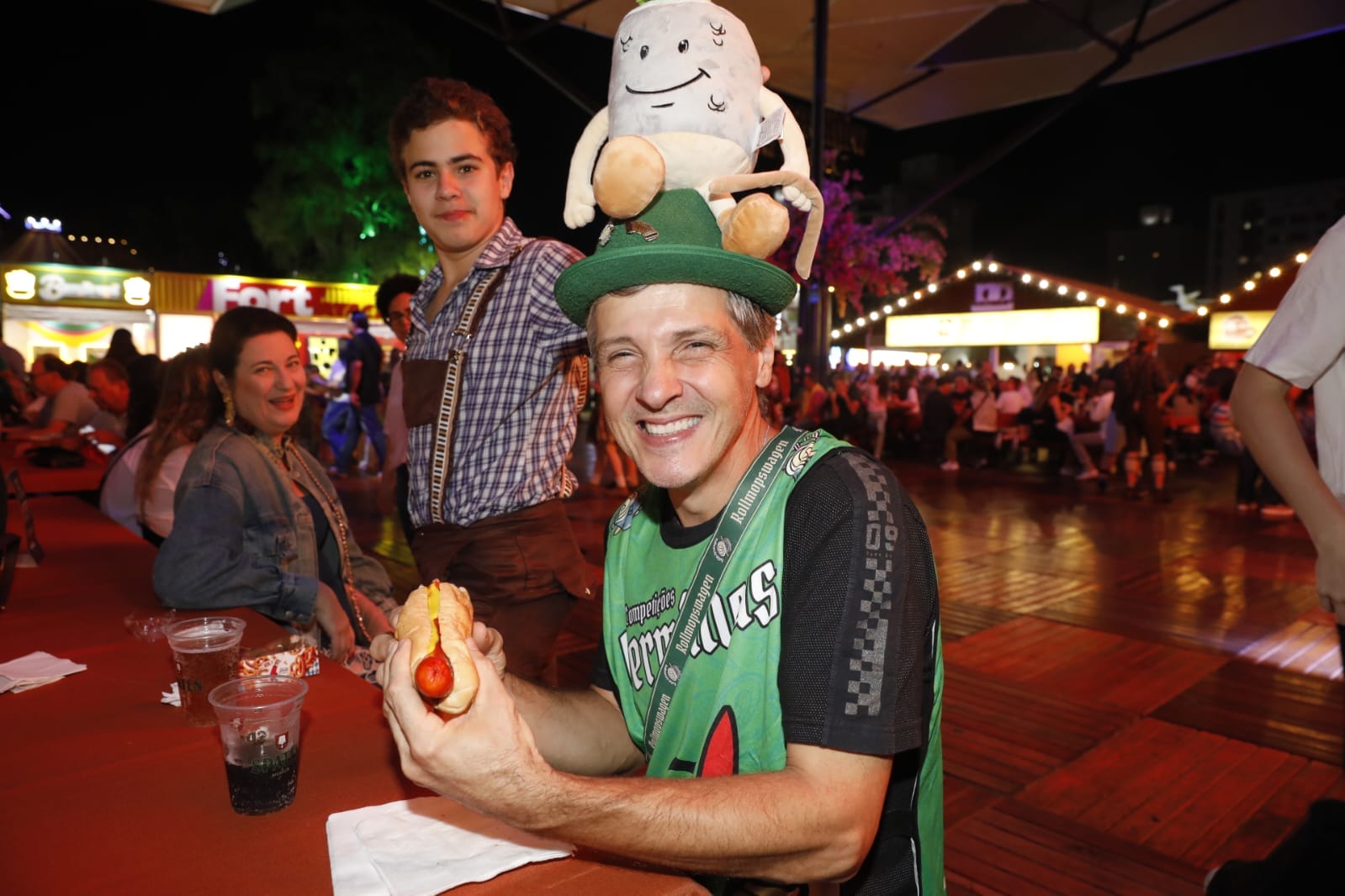 Alem&atilde;o raiz vence concurso do rollmops na Oktoberfest Blumenau e d&aacute; dicas para vencer (5)