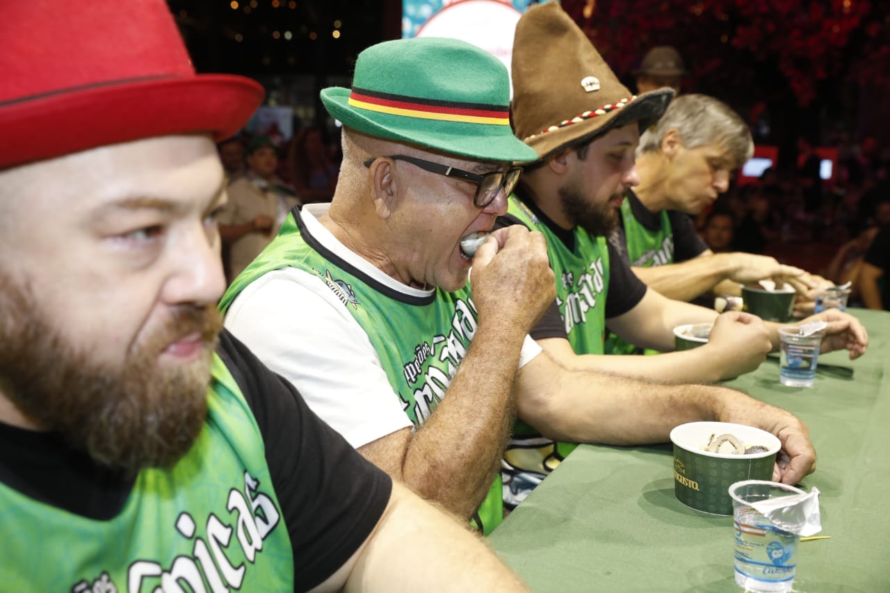 Alem&atilde;o raiz vence concurso do rollmops na Oktoberfest Blumenau e d&aacute; dicas para vencer (6)