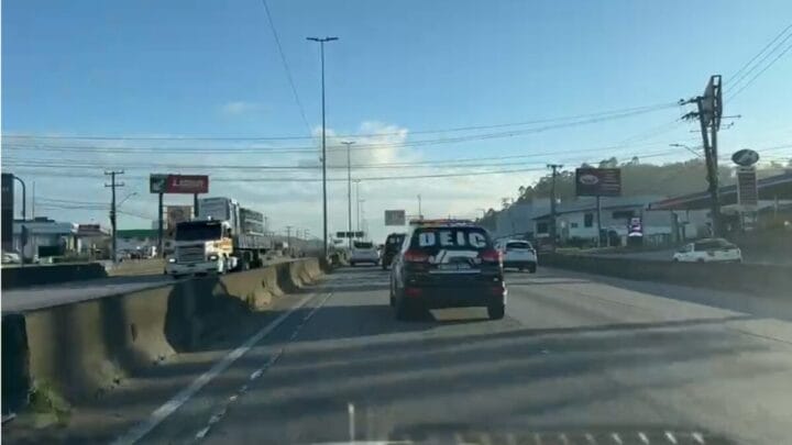 Aliança entre organização criminosa e bicheiros termina com cinco presos em Florianópolis