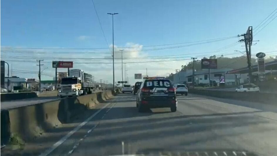 Aliança entre organização criminosa e bicheiros termina com cinco presos em Florianópolis