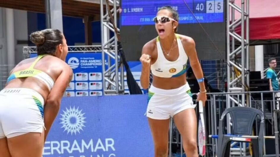 Beatriz Valério comemora medalha de ouro no Pan-Americano de beach tennis sub-18