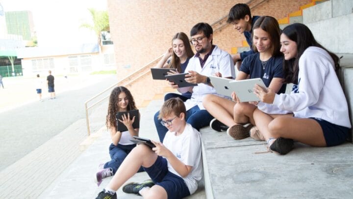 Colégio Bonja em Joinville (SC) recebe selo da Apple