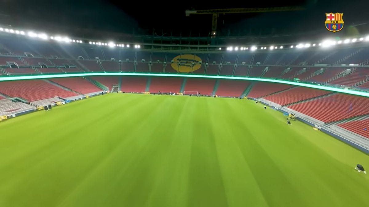 Vista panorâmica da arquibancada dos fundos (Foto: reprodução YouTube Barcelona)