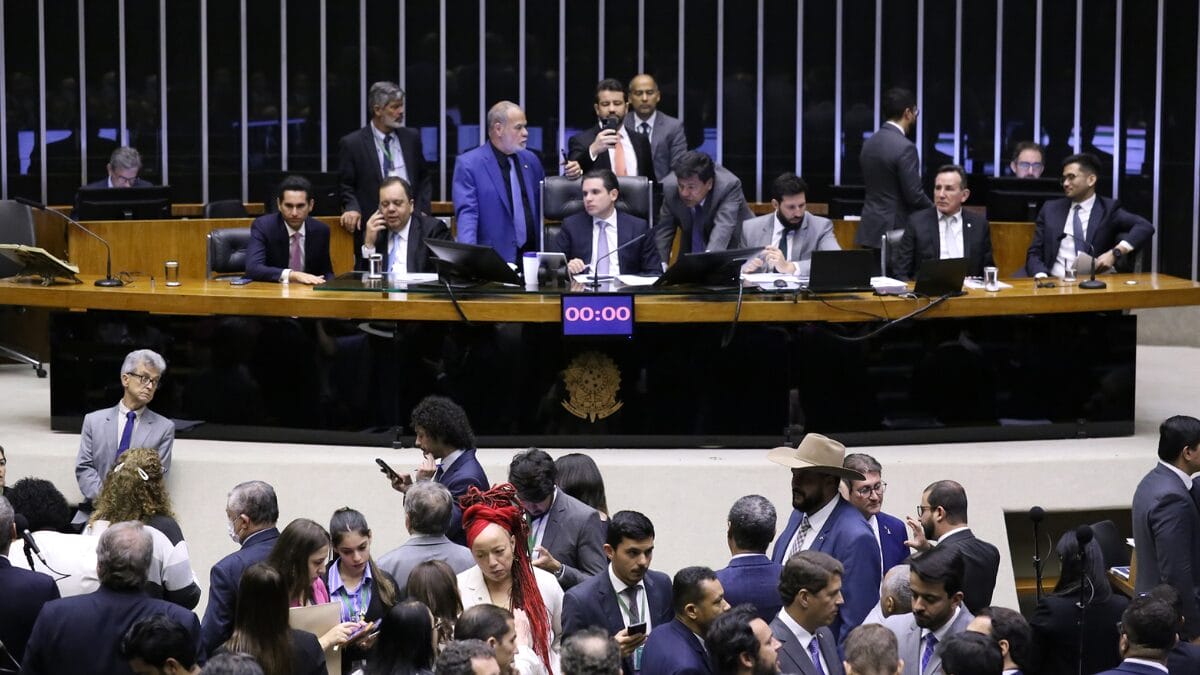 Como votaram os deputados de SC na medida que traria R$ 17 bilhões aos cofres