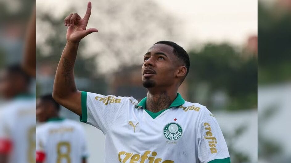 Allan faz a comemoração em homenagem à irmã (Foto: Fabio Menotti, Palmeiras)