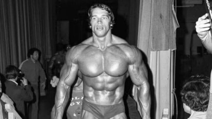 Arnold Schwarzenegger em disputa de fisiculturismo em 1974 (Foto: Reprodução, Facebook)