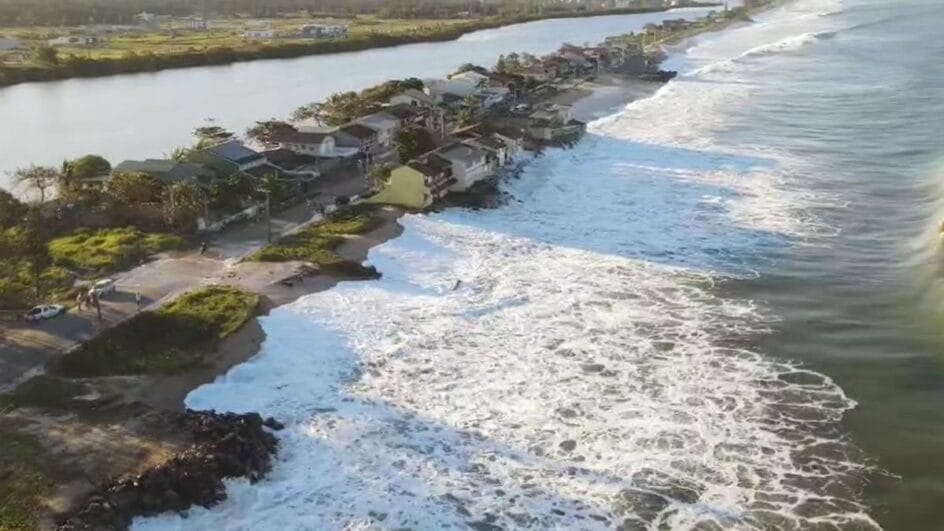 Erosão costeira em Barra Velha (SC)