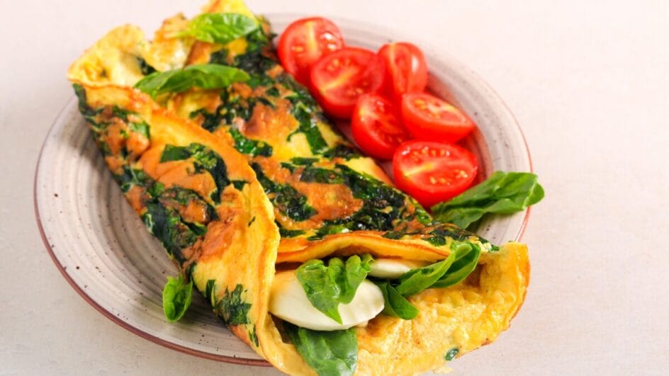Este vegetal estimula o colágeno, ajuda a combater a dor no joelho e combina com ovo