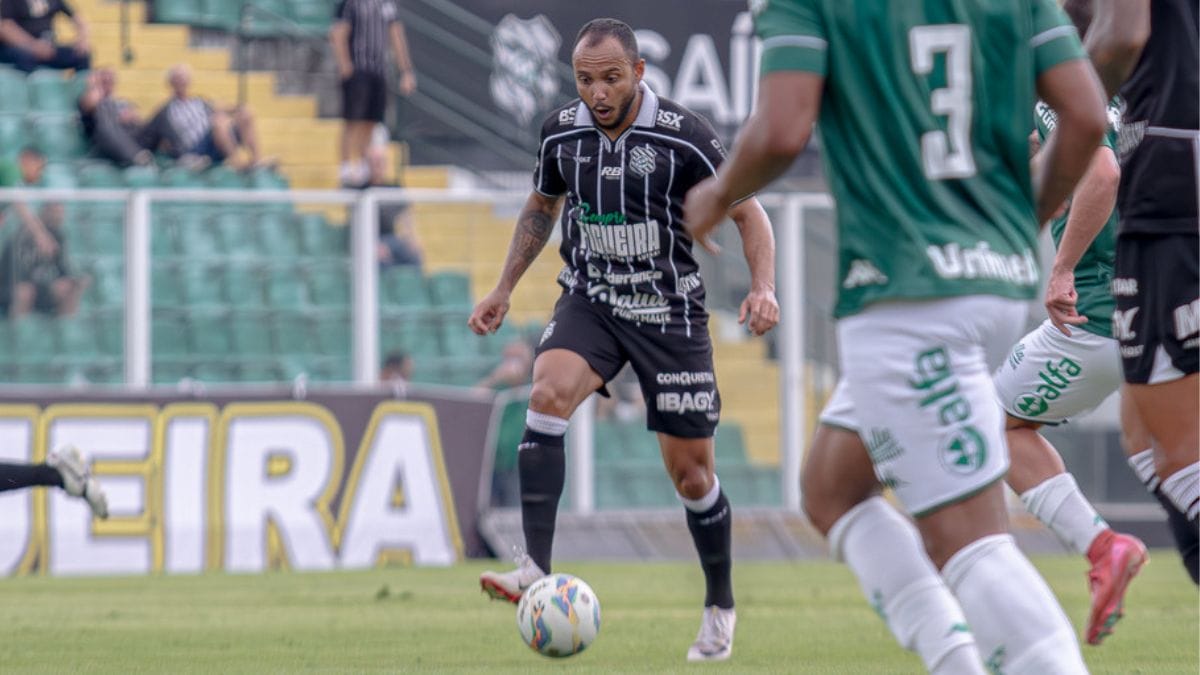 Atacante Felipe Augusto foi destaque do Figueirense na classificação para as semifinais da Copa SC (Foto: Patrick Floriani, FFC)