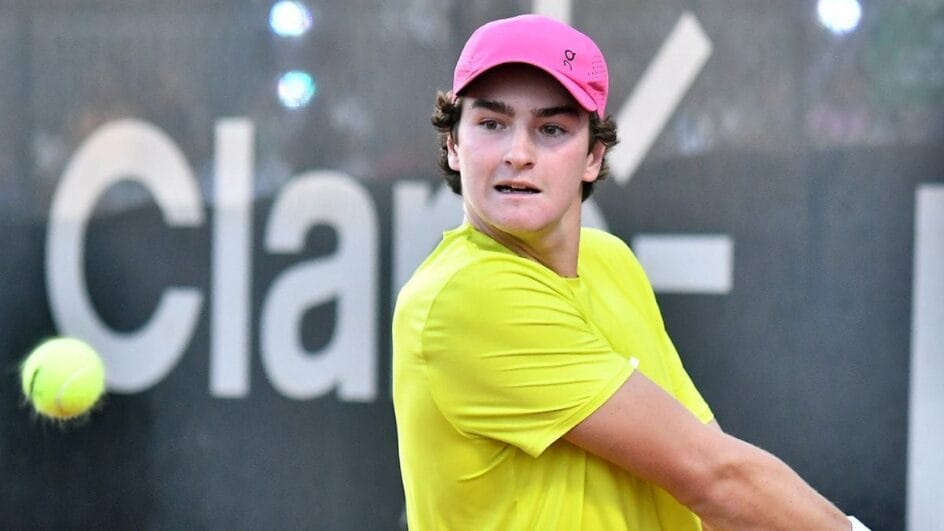 João Fonseca joga no ATP 500 da Basileia (Foto: Fotojump, Divulgação)