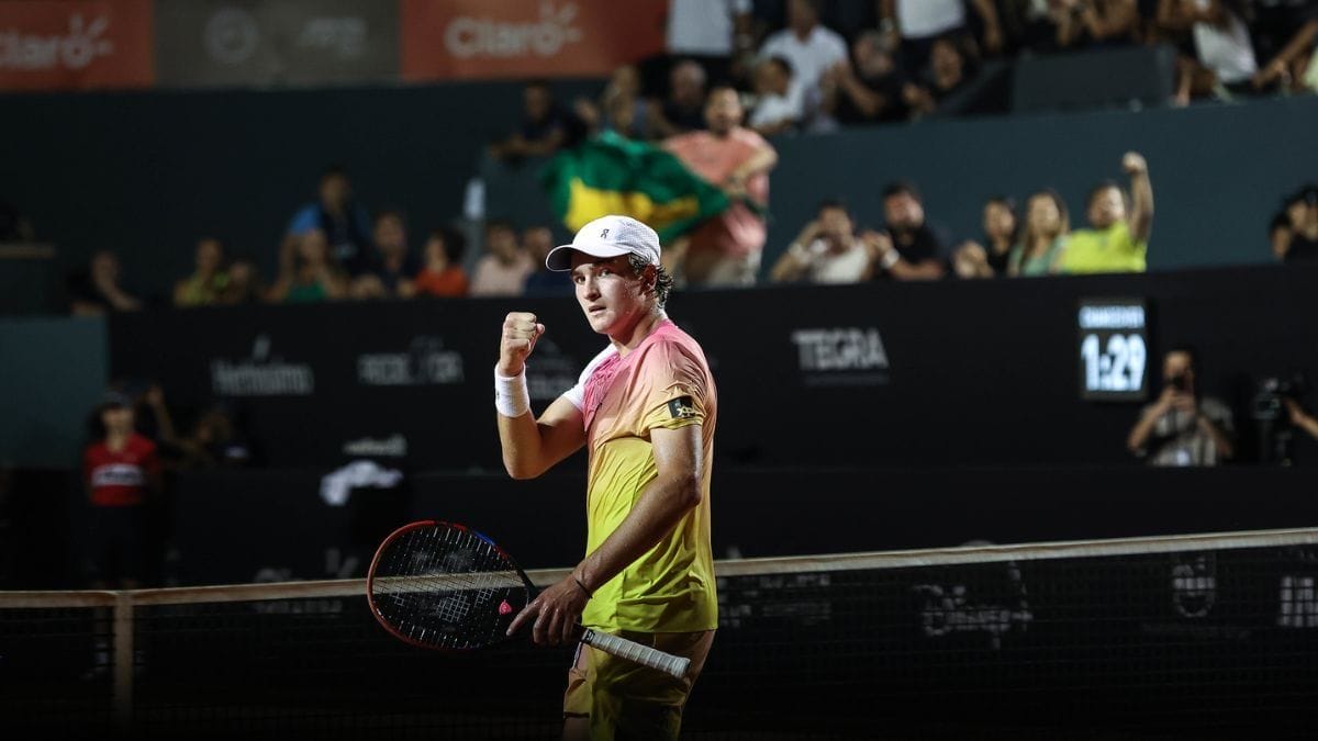 João Fonseca joga no ATP 500 da Basileia (Foto: Fotojump, Divulgação)