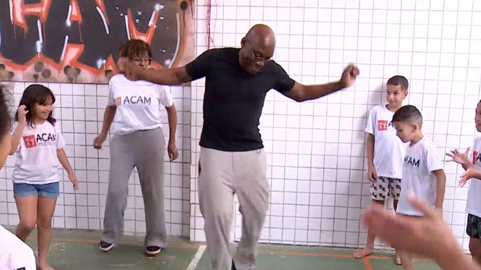 O que jurado do Dança dos Famosos veio fazer em comunidade de Florianópolis (5)