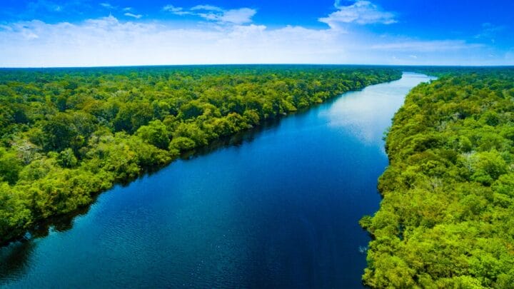 O rio mais longo e volumoso da Terra está no meio da selva, no Brasil