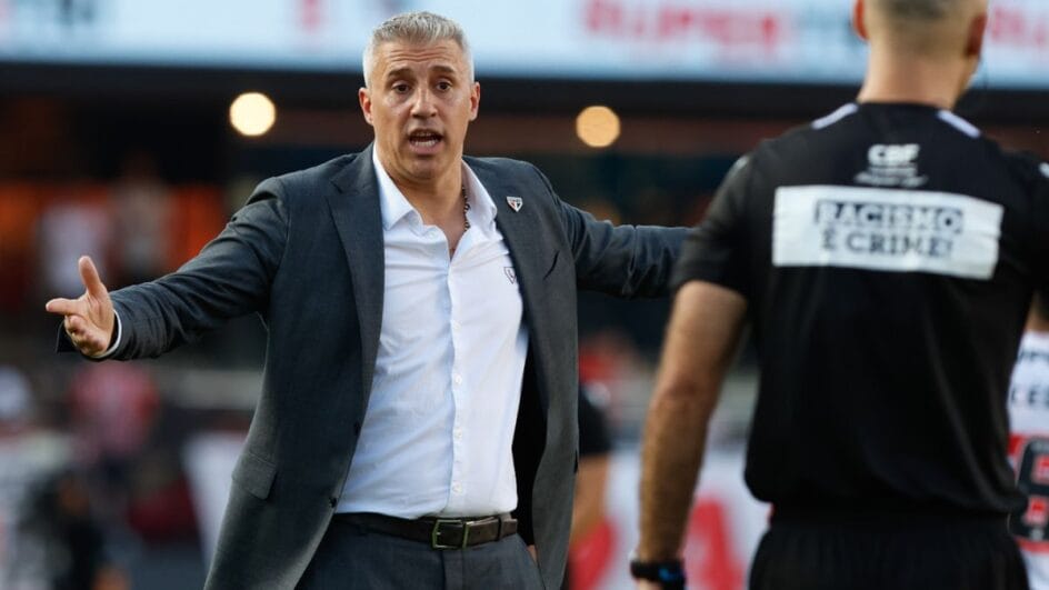 Equipe comandada por Crespo perdeu clássico contra o Palmeiras (Foto: Rubens Chiri, São Paulo FC)