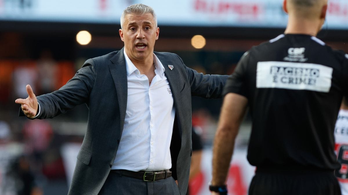 Equipe comandada por Crespo perdeu clássico contra o Palmeiras (Foto: Rubens Chiri, São Paulo FC)