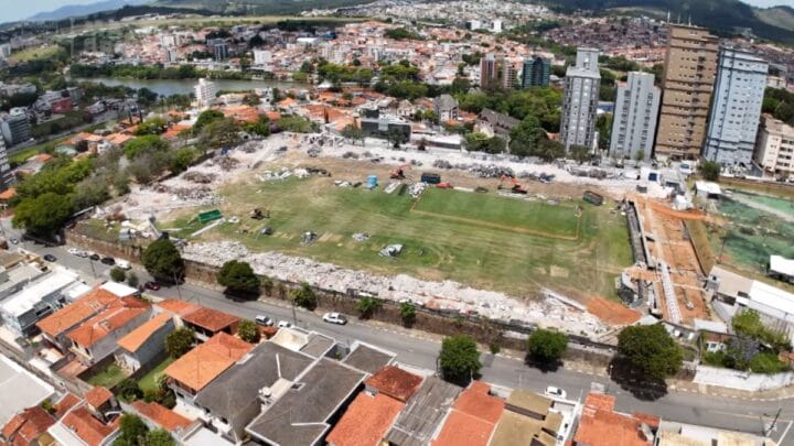 Estádio Nabi Abi Chedid ficou irreconhecível (Foto: Massa Bruta TV, Reprodução)