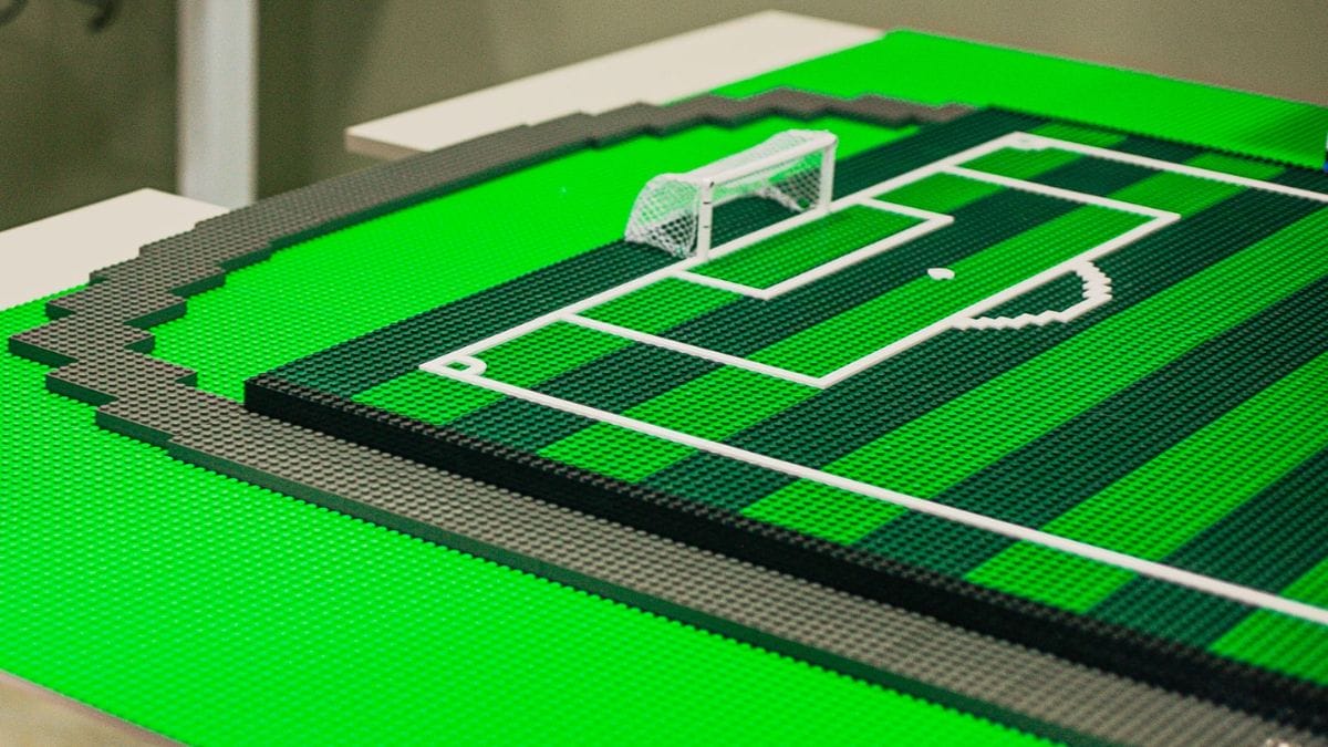 Estádio em forma de Lego está em construção pelo torcedor (Foto: Criciúma EC, Divulgação)