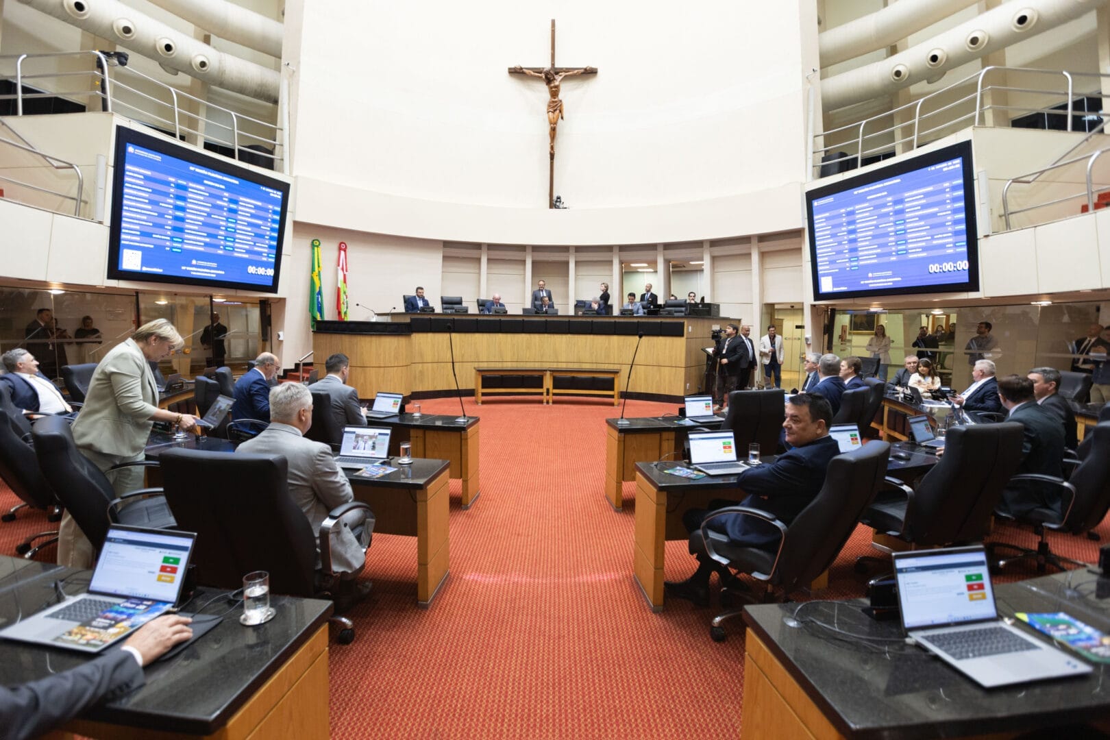 Deputados aprovaram mudanças em regras do Universidade Gratuita (Foto: Lucas Gabriel Diniz, Agência AL)