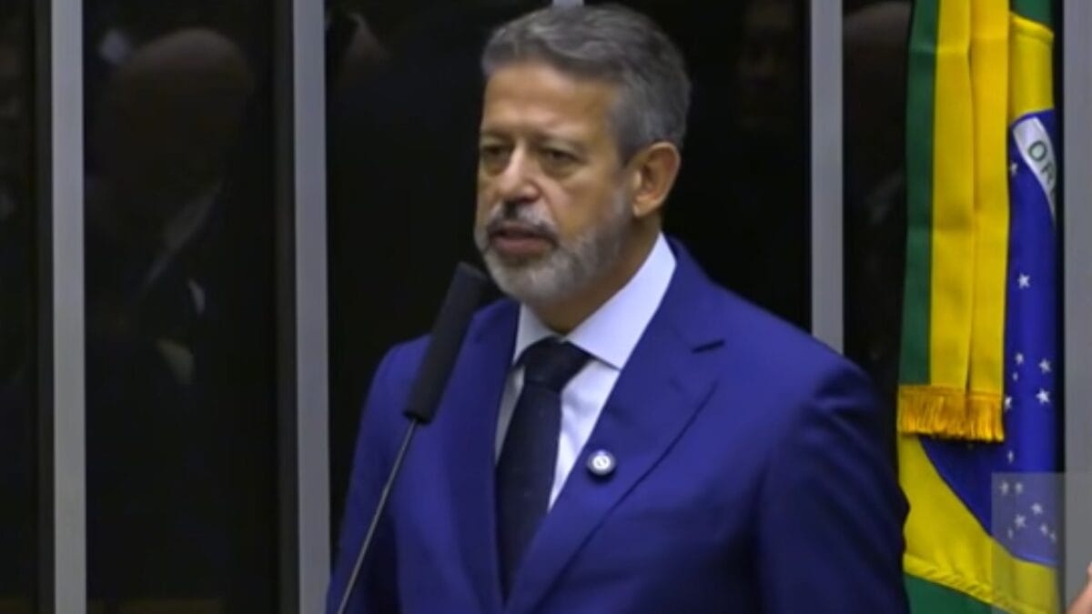 Arthur Lira (PP-AL) é relator da proposta pelo governo (Foto: TV Câmara, Reprodução)