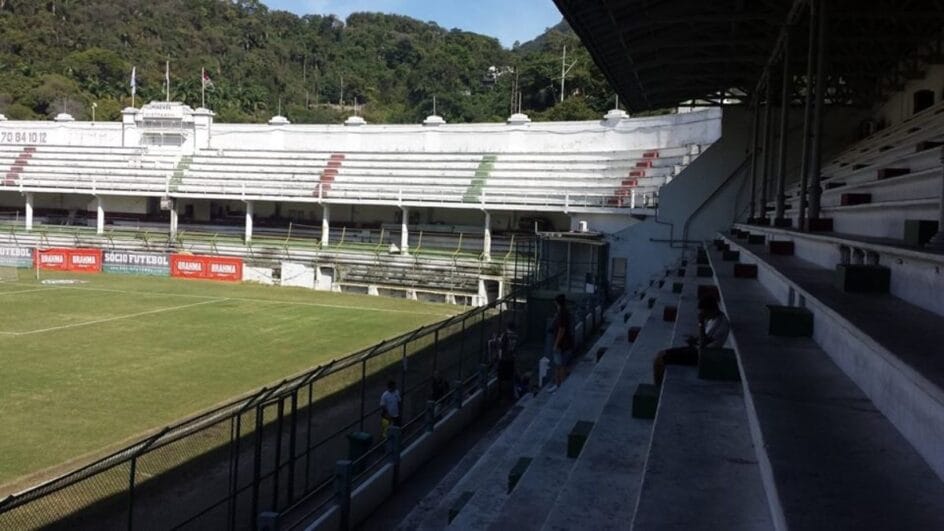 Estádio de Laranjeiras, do Fluminense (Foto: Alexandre Magno Barreto Berwanger, Wikimendia Commons, banco de imagens)