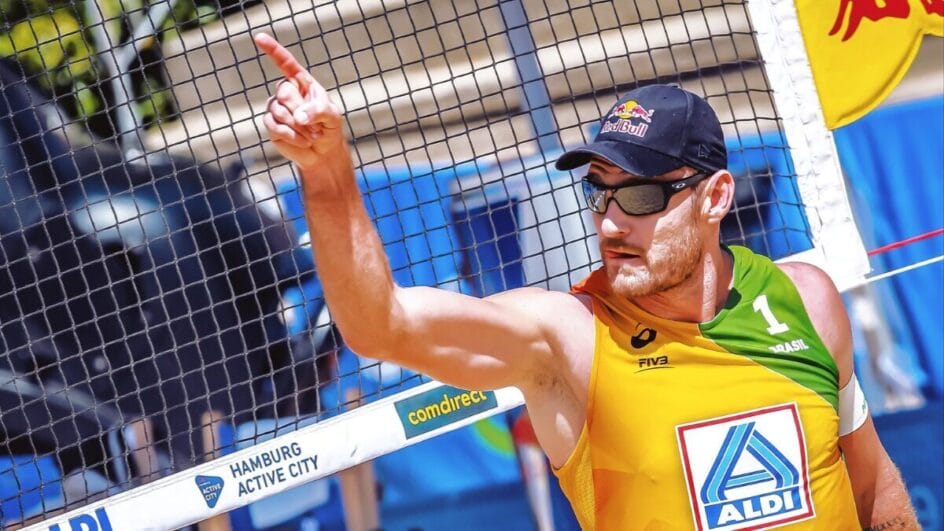 Alison Cerutti jogador brasileiro de vôlei de praia