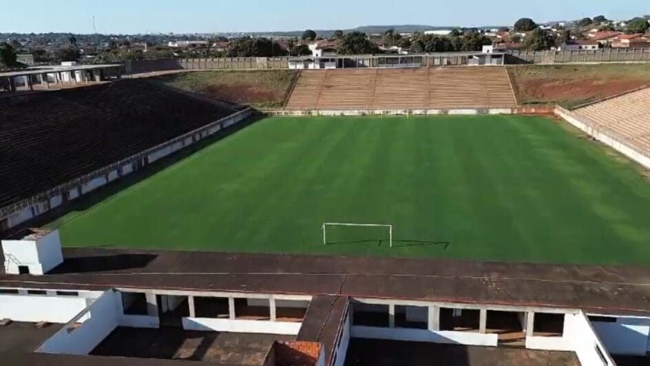 Registro do estádio em construção neste ano (Foto: Mega Drone Imagens Aéreas, Youtube, Reprodução)