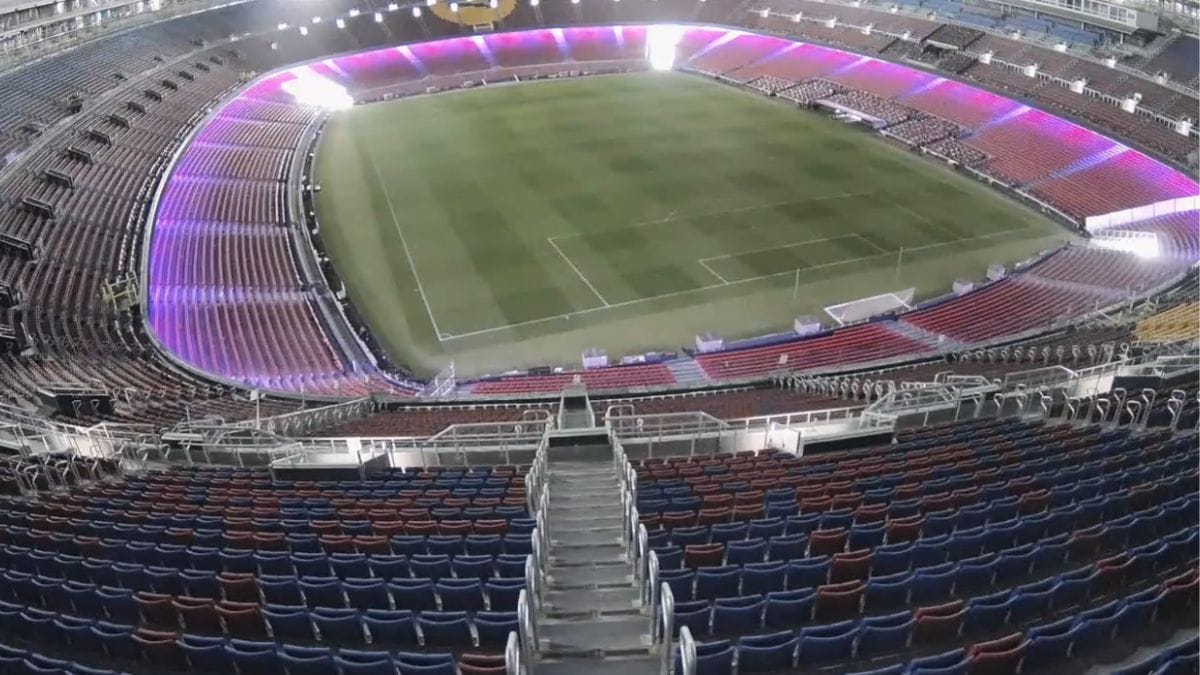 Camp Nou durante a noite (1)