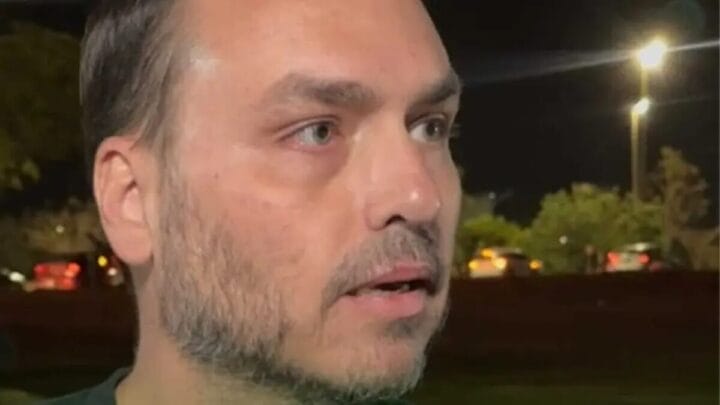 Carlos Bolsonaro em vídeo postado nas redes sociais