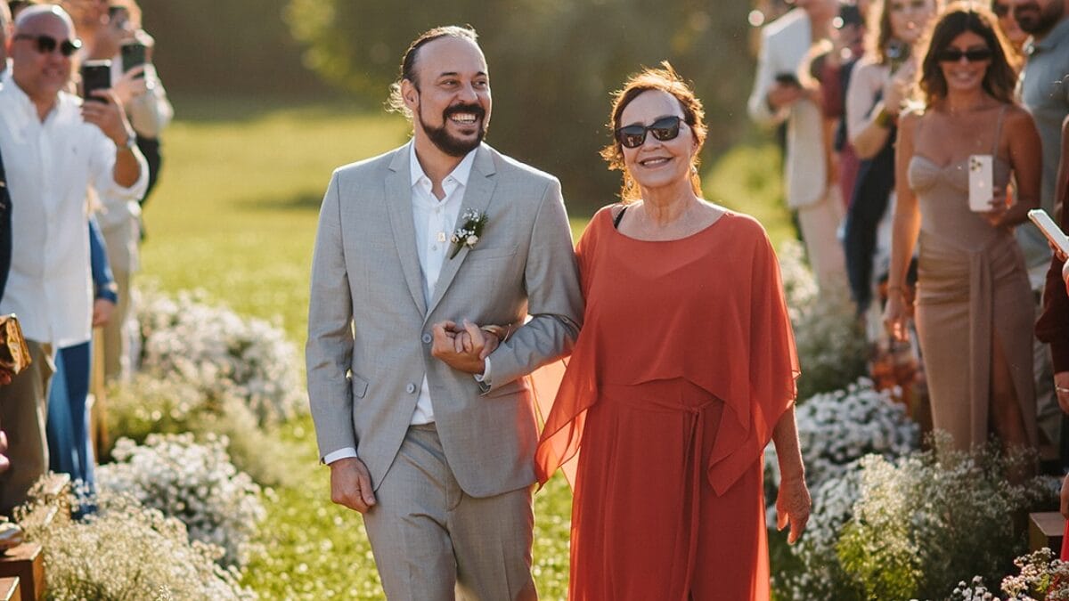 Casamento de Gabriel o Pensador na Praia do Rosa, em Imbituba