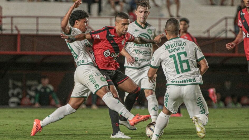 Chapecoense é o mandante da partida (Foto: Bruno Corsino)