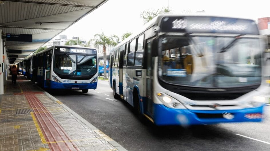 Ônibus no Ticen, em Florianópolis