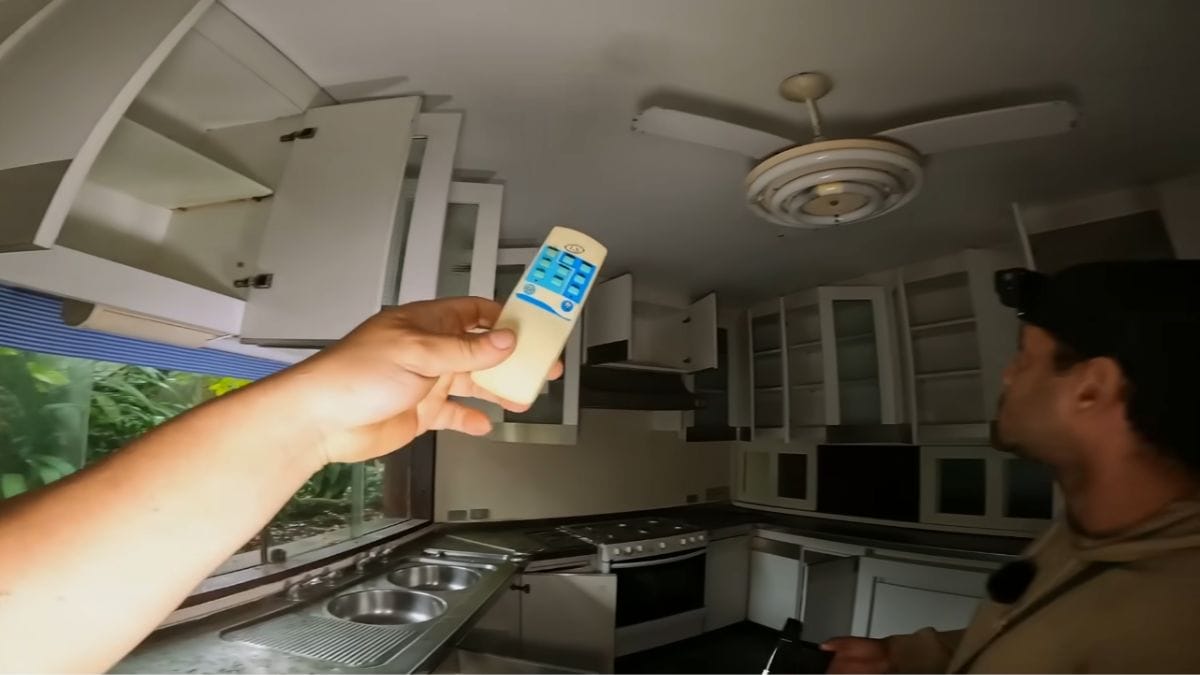 Cozinha da mansão do Rei do Futebol segue com armários sob medida