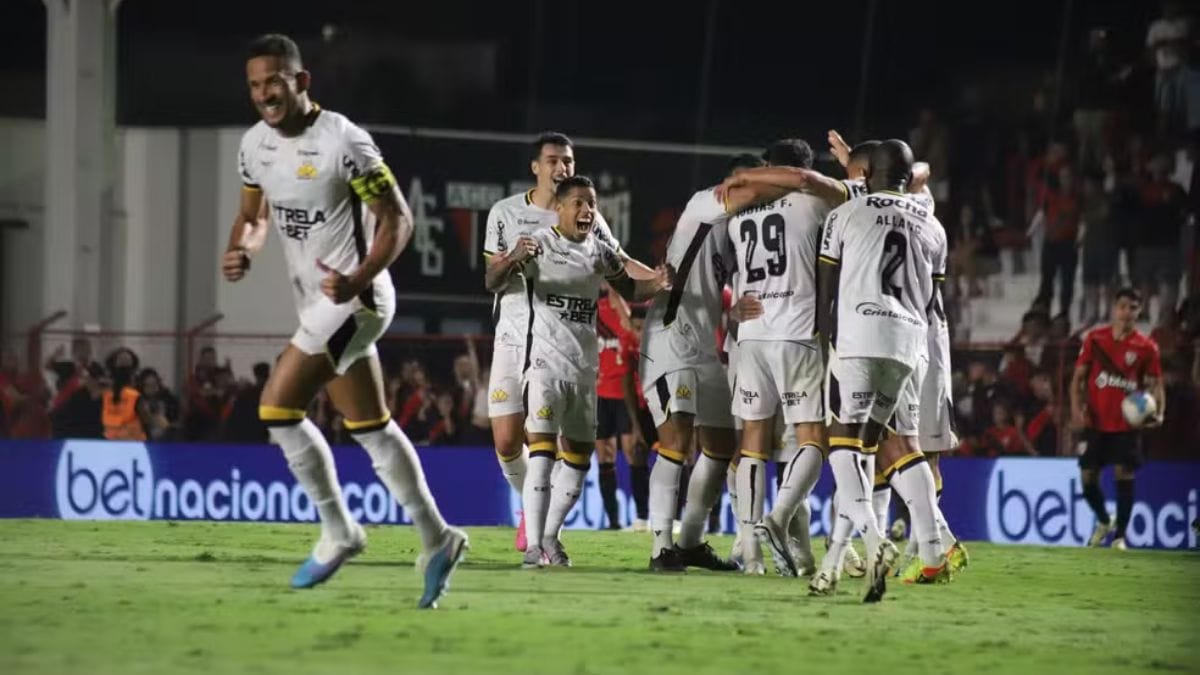 Criciúma enfrenta o Atlético-GO