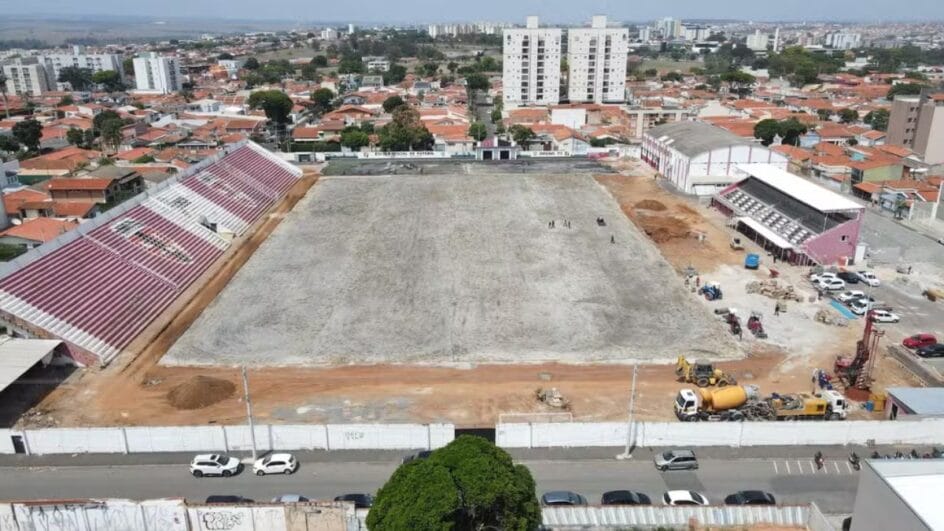 Estádio Ítalo Mário Limongi passa por reformas para o Paulistão (Foto: Sandro Rodrigues, Primavera SAF)